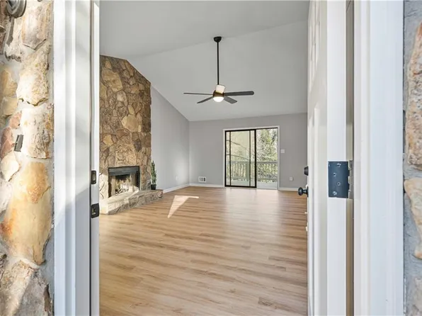 1130 Ashbrook Dr, Lawrenceville, GA 30043