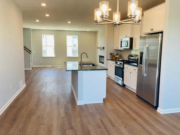 21741 Marsh View Blvd, Rogers, MN 55374