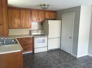 180 Arnold St, Riverside, RI 02915