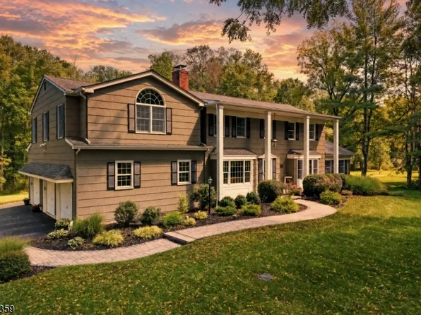 74 Grayrock Rd, Clinton Twp., NJ 08809