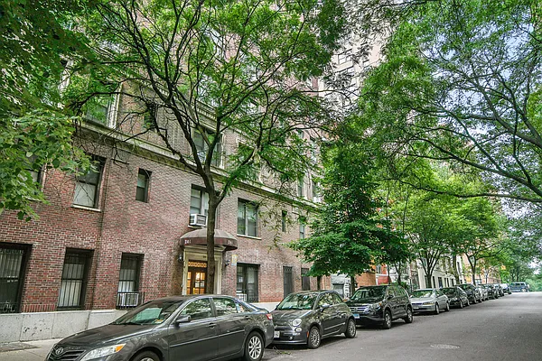 Rented by Peter R. Hungerford, LREB | media 13