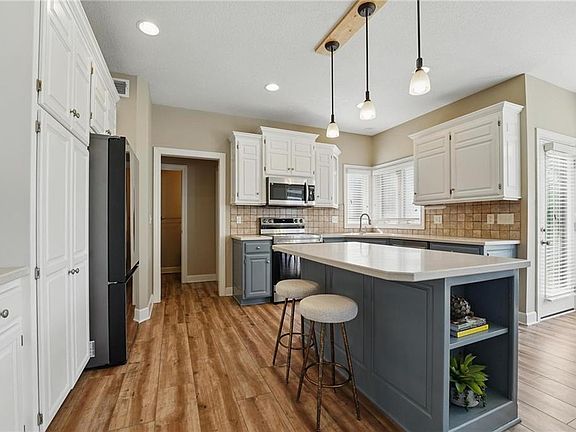 3rd image of 4904 W 162nd St