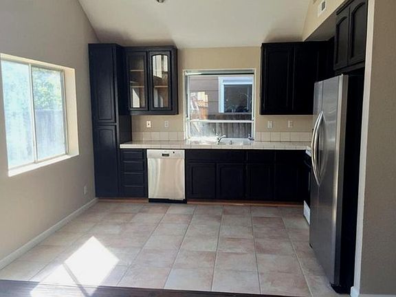 4th image of 25912 Gushue St