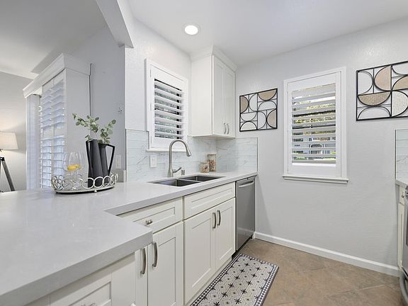 2nd image of 598 Ironwood Ter APT 2
