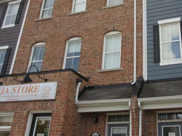 165 Seabrook Dr, Kitchener, ON N2R 0E6