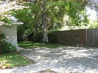 5th image of 1011 Seymour Ln