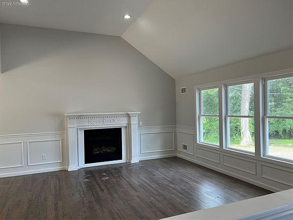 3rd image of 56 Aspen Road