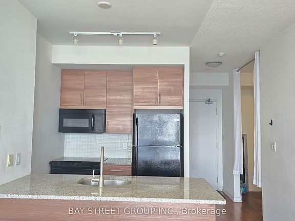 3rd image of 70 Forest Manor Rd #2703