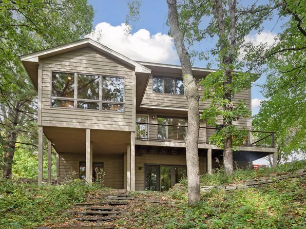 2210 Bonnie Ln, Saint Paul, MN 55119