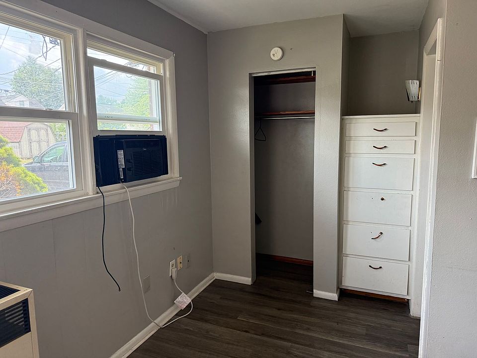2nd image of 815 Crescent Dr #4