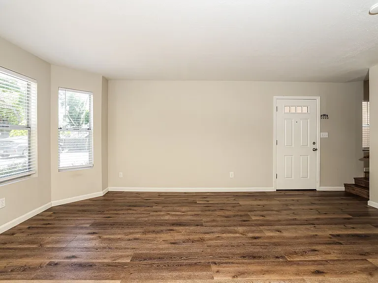 5851 Vallejo St #D — Photo 8