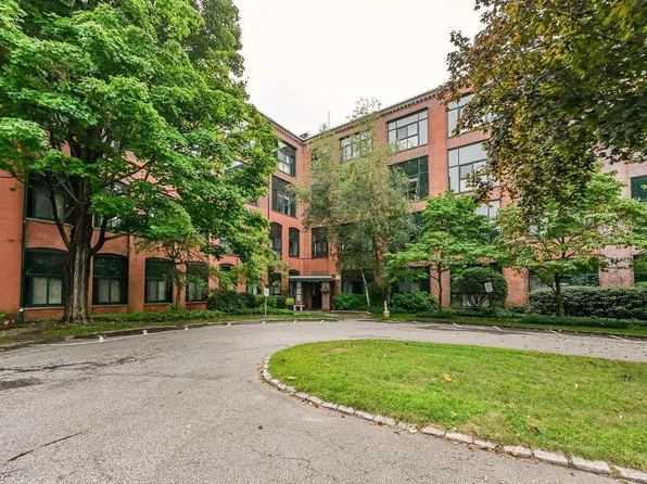 150 Rumford Ave APT 410, Mansfield, MA 02048