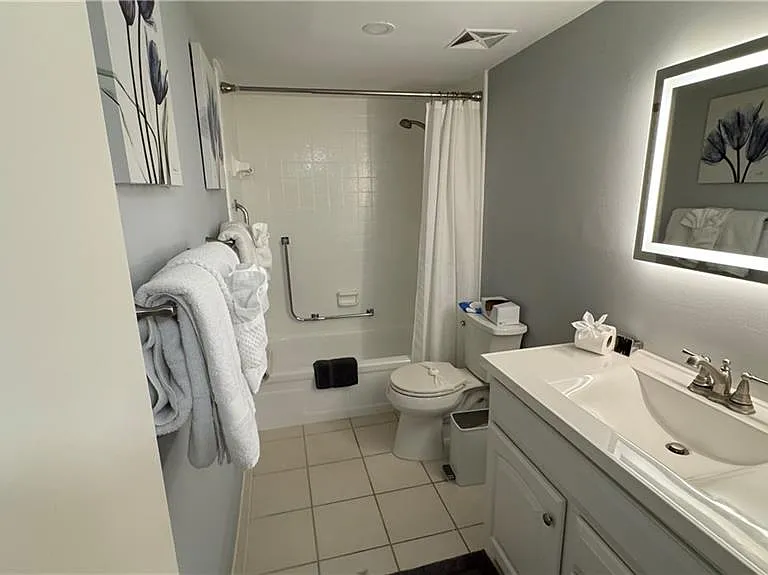 600 Valley Stream Dr #F6 — Photo 11