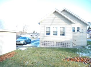 26 Grandview Ave, Auburn, ME 04210