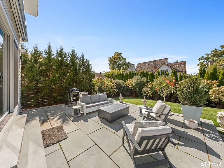 15 Roosevelt Rd — Photo 35