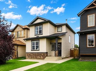 16 S Covebrook Pl NE, Calgary, AB T3K6J7