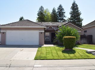 8425 Winterberry Dr, Elk Grove, CA 95624