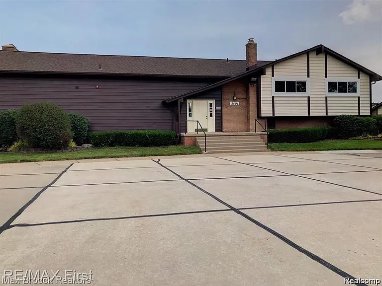 8401 Eighteen Mile Rd #99 — Photo 36