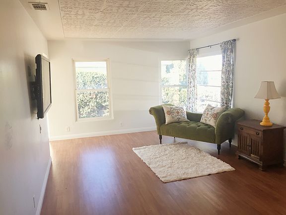 5th image of 154 Madrona St