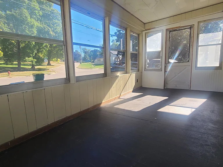 300 Stoughton Rd — Photo 15