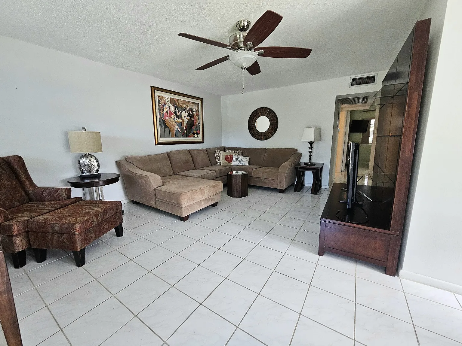 2 bed, 1.5 bath, 819 sqft, $1,500 — Photo 2