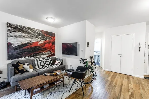 Rented by Compass | media 28