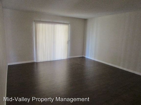 3rd image of 1012 W Evergreen Ave