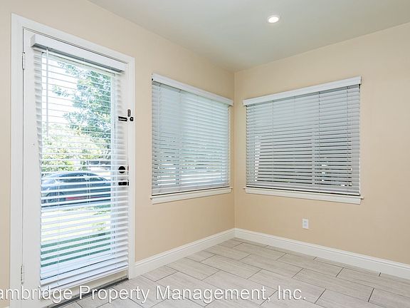5th image of 357 Waverley St
