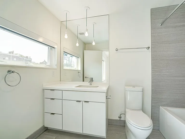 450 Ridge St NW — Photo 7