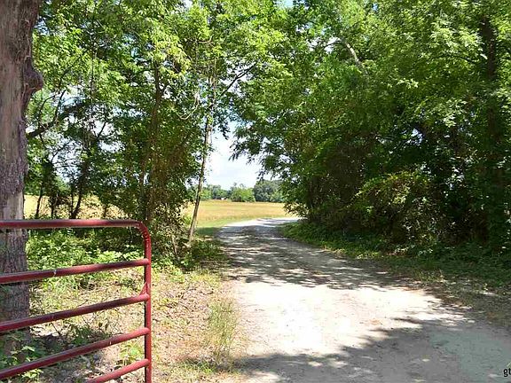 4th image of 914 County Road 1195