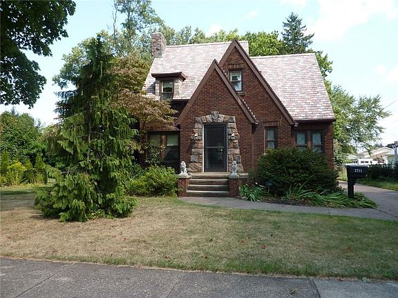 2nd image of 2711 Auburn St
