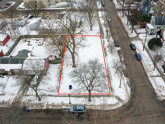 2nd image of 132 Western Ave S