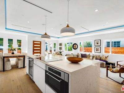 2739 Clyde Ave, Los Angeles, CA, 90016