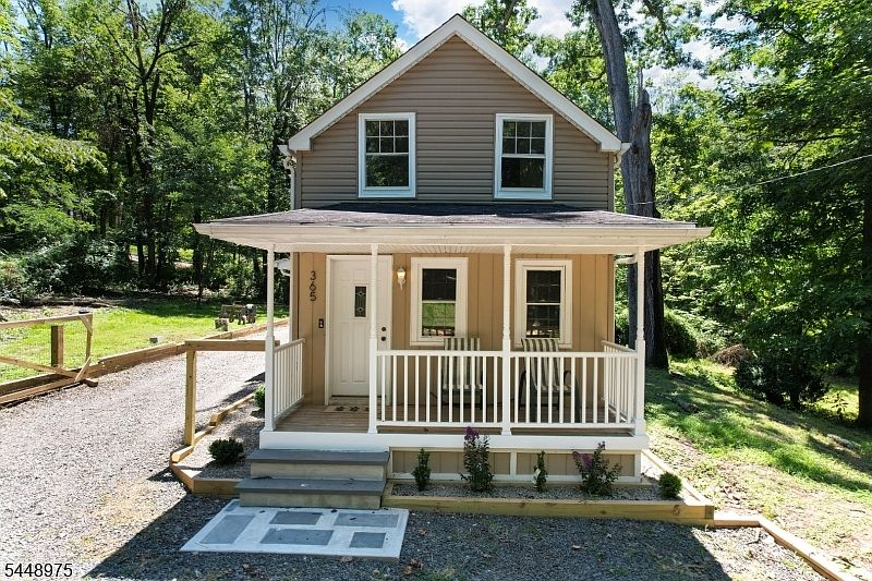 1st image of 365 Bonnie Burn Rd