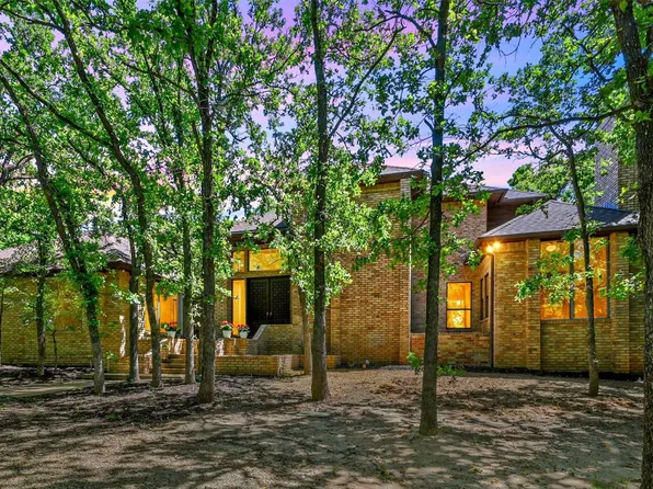 7708 Meadowbrook Dr, Fort Worth, TX 76112