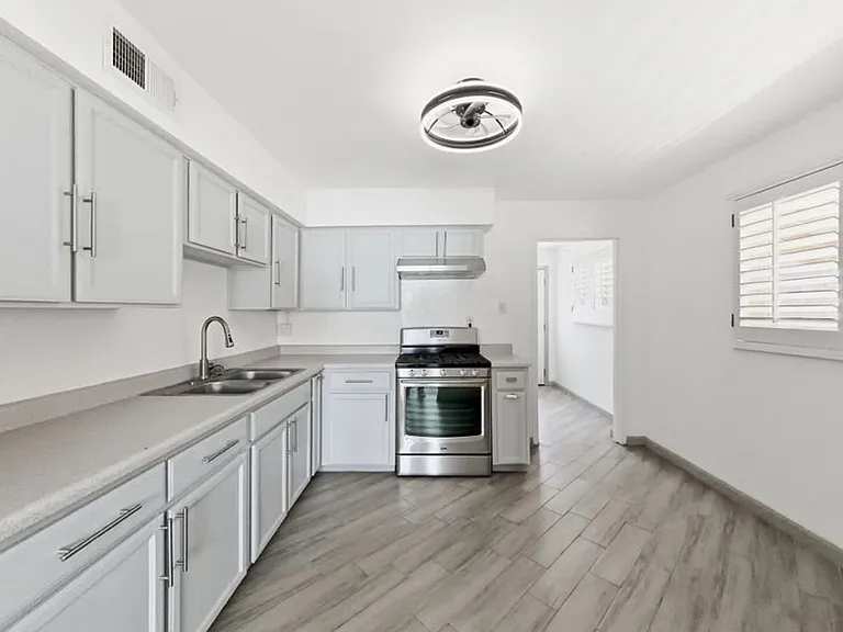 372 Cooley Ave — Photo 6