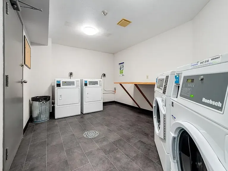 121 Clancy Dr — Photo 15