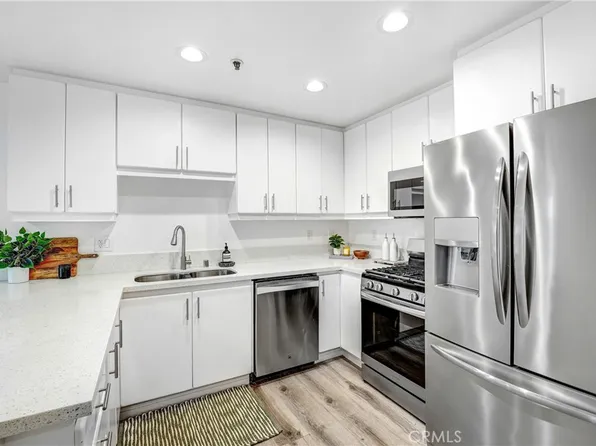 335 S Sierra Madre Blvd APT 203B, Pasadena, CA 91107