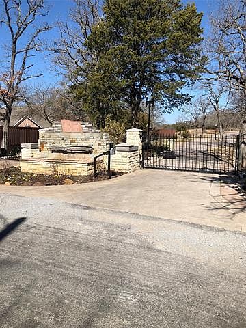 1st image of 82 Oak Hills Dr