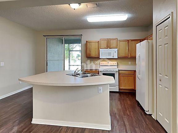 4th image of 3537 Mount Carmel Ln