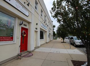 526 S York St #D, Elmhurst, IL