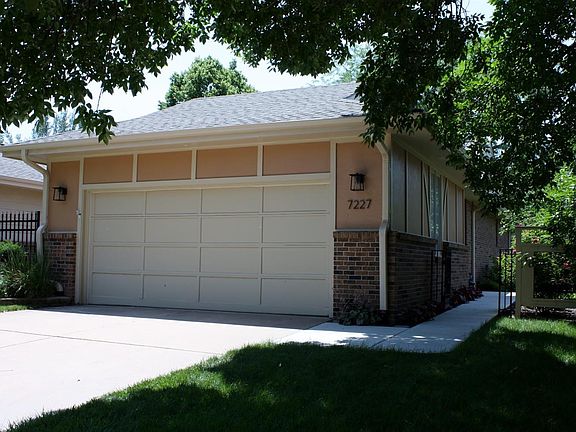 2nd image of 7227 Grand Oaks Dr
