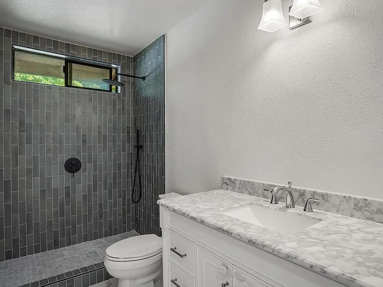 737 N Alda Dr — Photo 10