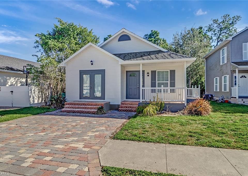 1st image of 290 Leawood CIR