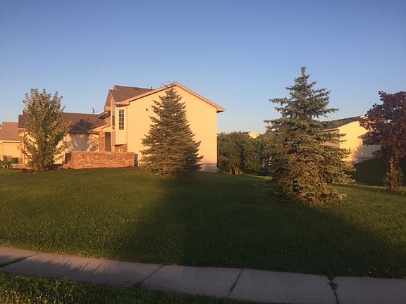 4th image of 808 Buffalo Hills St