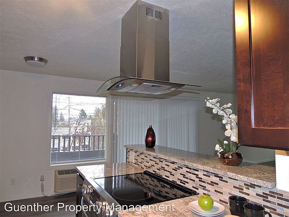 5th image of 112 W Cliff Dr APT 207