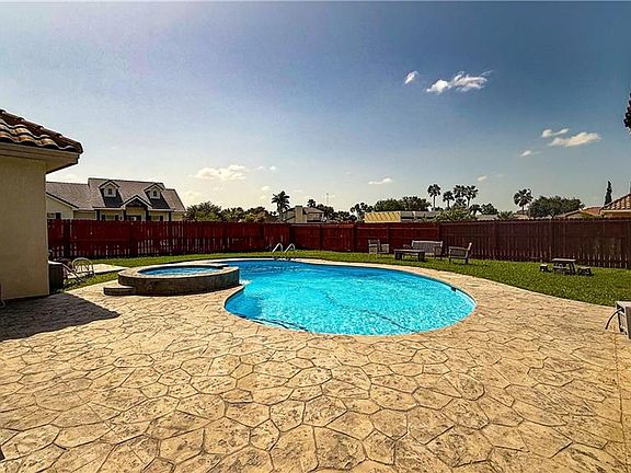 4th image of 1324 Bella Vista Ave