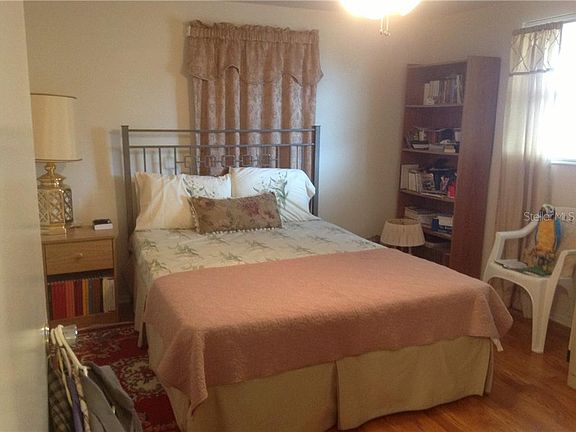 2nd image of 3811 Redwood Dr