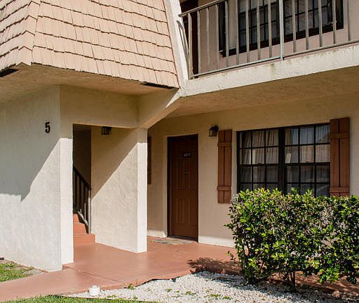 3rd image of 4477 Oak Terrace Drive #4477