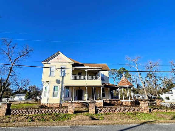 2nd image of 202 Broad St